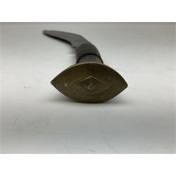 Post WW2 Gurkha kukri, in leather scabbard complete with two skinning knives, 42cm overall