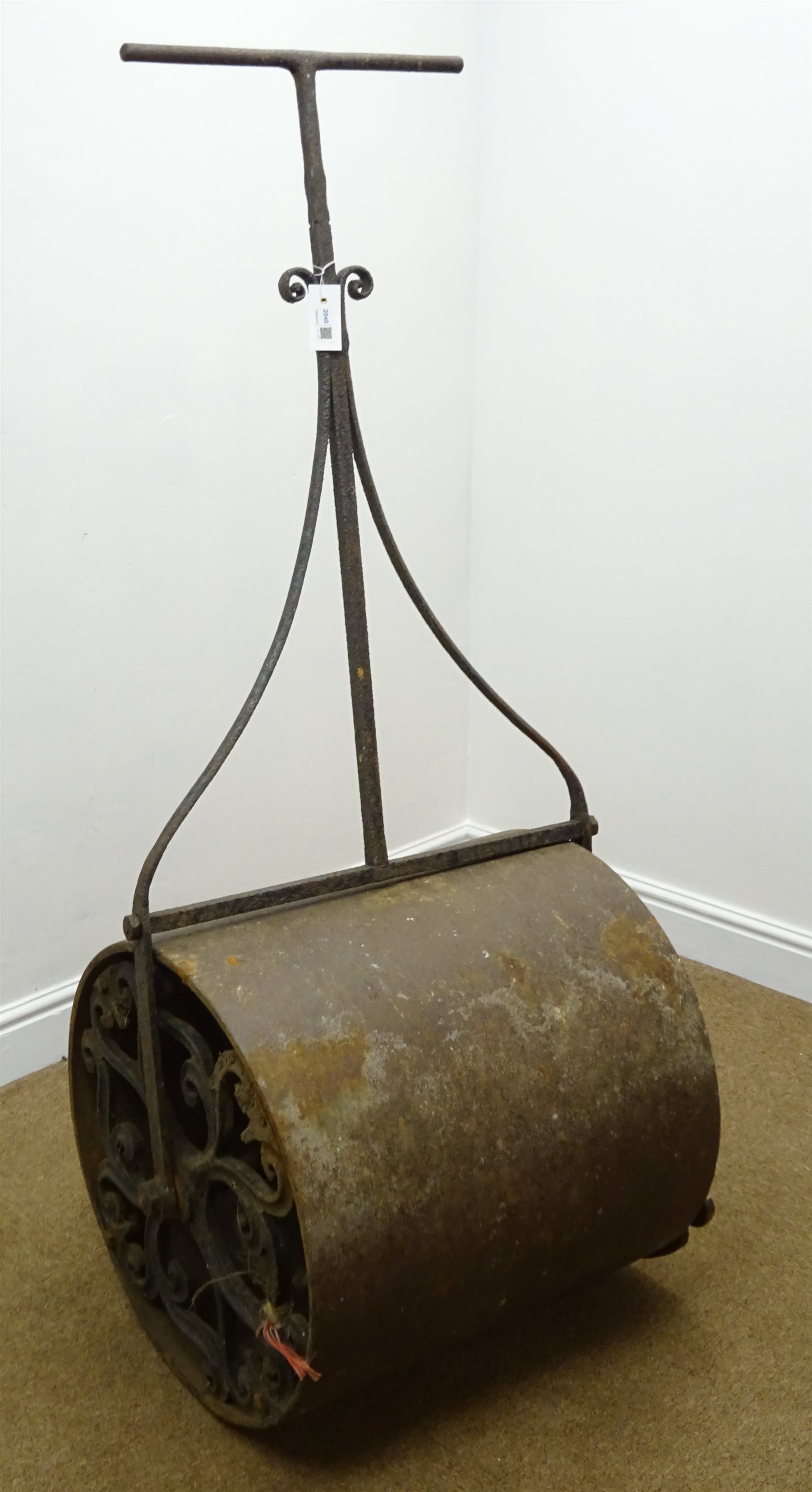 Early 20th century cast iron roller, W64cm Garden, Architectural