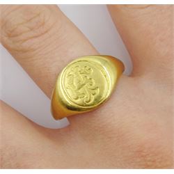 18ct gold signet ring, with monogrammed initials, stamped