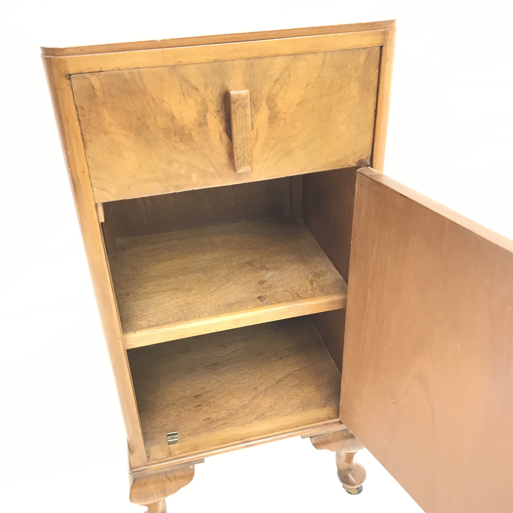 Queen Anne style walnut bedroom suite consisting of double arched top wardrobe, two doors, plinth base on shell carved cabriole feet (W123cm, H200cm, D55cm) a matching knee hole dressing table, raised mirror back, five drawers, shell carved cabriole legs (W114cm, H165cm, D60cm) a double 4'6