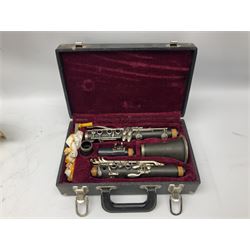 Lafleur trumpet serial no.054827; and Intermusic five-piece clarinet; both cased (2)
