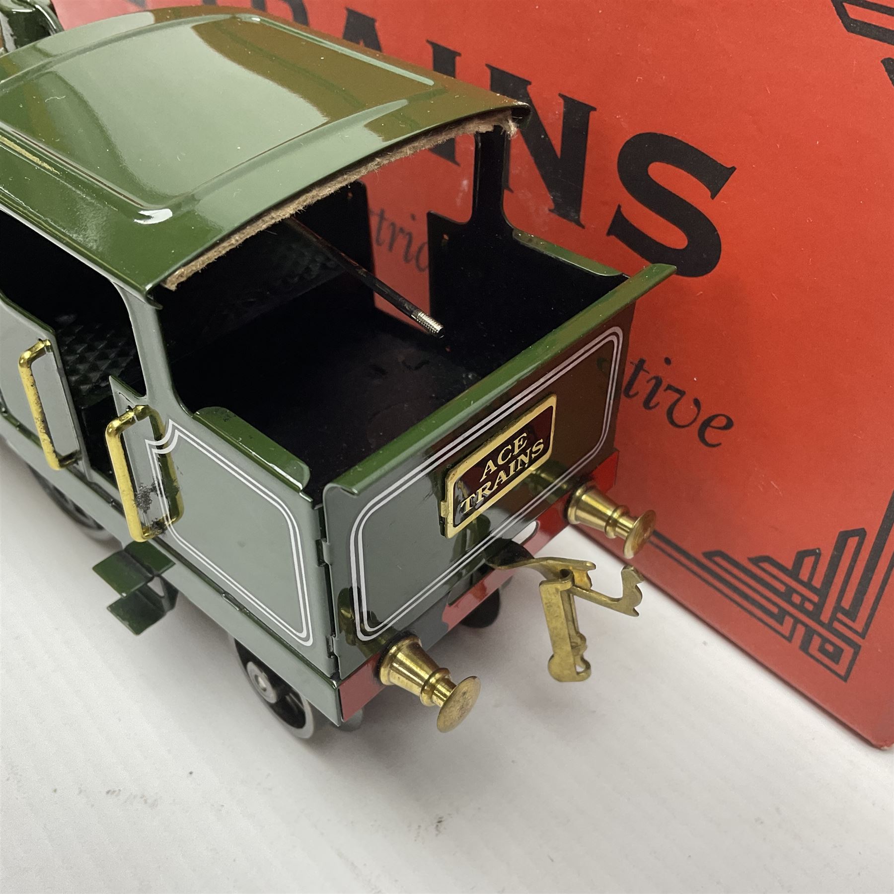 Ace Trains '0' gauge - Southern 4-4-2 tank locomotive No.604; in 4-4-4 box with packaging