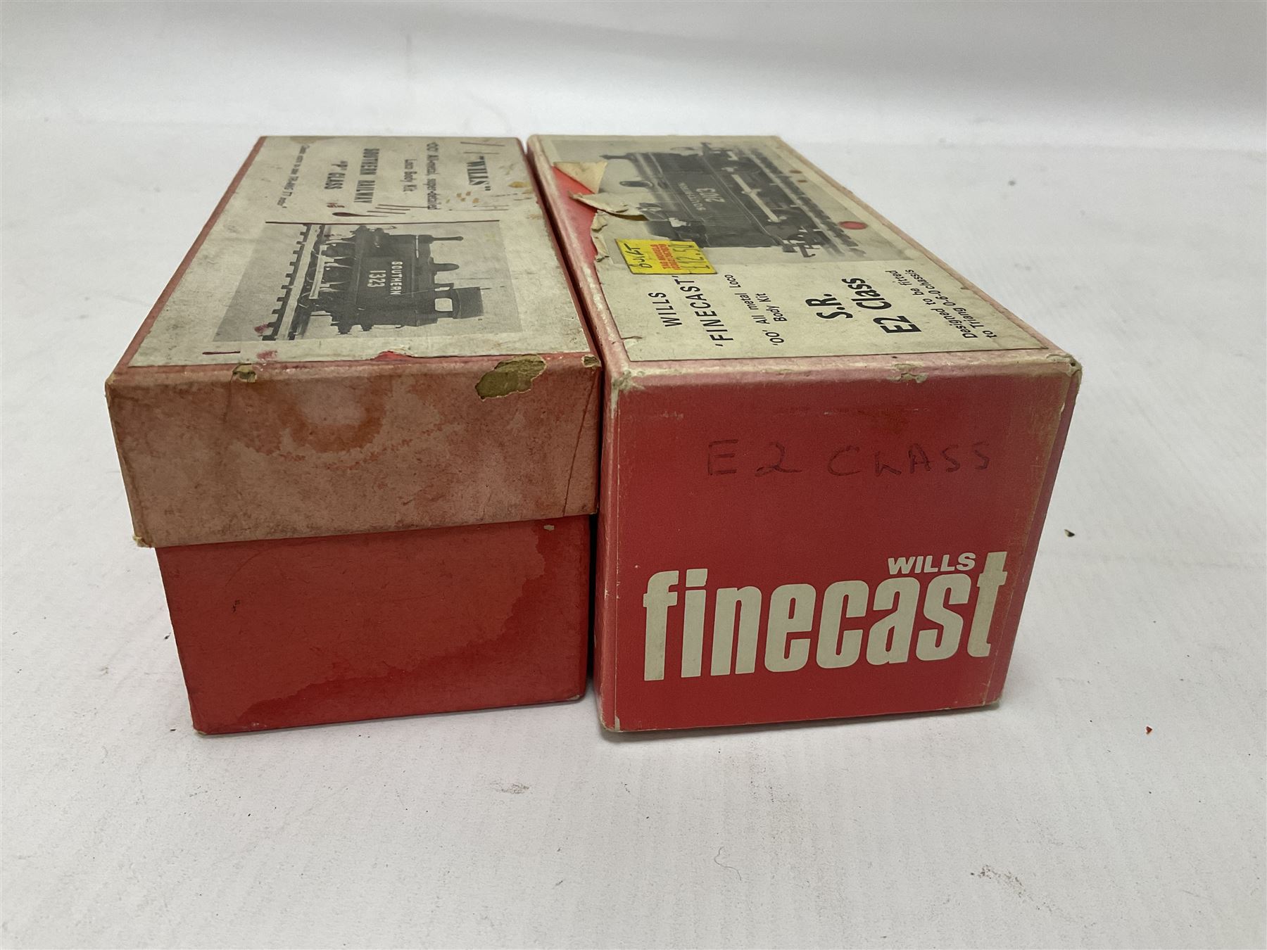 ‘00’ gauge - two kit built steam locomotives comprising unpainted Class E2 LBS/SR/BR 0-6-0T; Class P SR/BR 0-6-0 no.31556 finished in BR black; both with Wills Finecast boxes (2) 