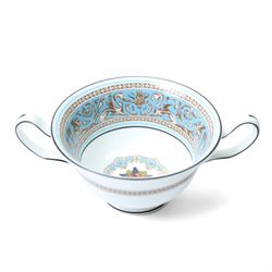Extensive Wedgwood Turquoise Florentine part service tea, dinner and coffee service for six covers comprising six dinner plates, six dessert plates, six soup bowls and stands, pair of vegetable dishes and covers, gravy boat ad stand, oval meat plates, six tea cups and saucers, six coffee cans and saucers, six tea plates, teapot, coffee pot, sucrier and cover, sugar bowl, milk and cream jugs and cake plate, 72 pieces