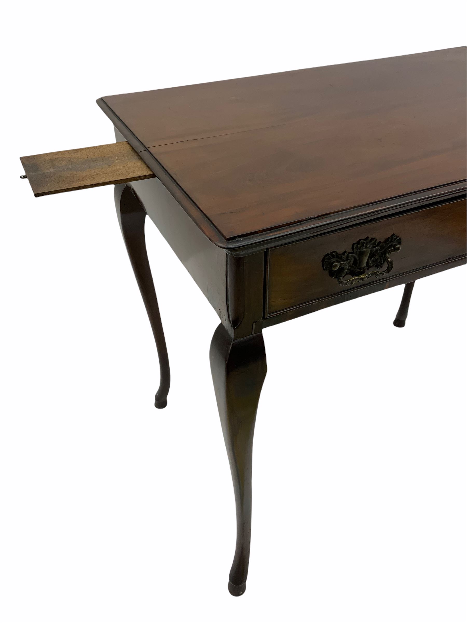 Georgian mahogany side table lowboy, fitted with single drawer and candle slides to either end