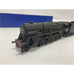 ‘00’ gauge - kit built S&DJR/LMS/BR 2-8-0 no.53807 steam locomotive and tender, finished in BR black with DJH Models box; with further kit built Standard Class 9F 2-10-0 steam locomotive and tender no.92026 finished in BR black (2) 