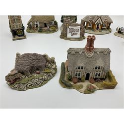 Fourteen Lilliput lane models, to include Eriskay Croft, Little Smithy, Gulliver's Gate, Kerry Lodge, Eamont Lodge etc, all with original boxes and some with deeds (14) 