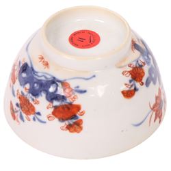 Lowestoft Redgrave tea bowl, decorated in the Two Birds pattern, circa 1780, D8.5cm, together with another similarly decorated coffee cup, H6.5cm
