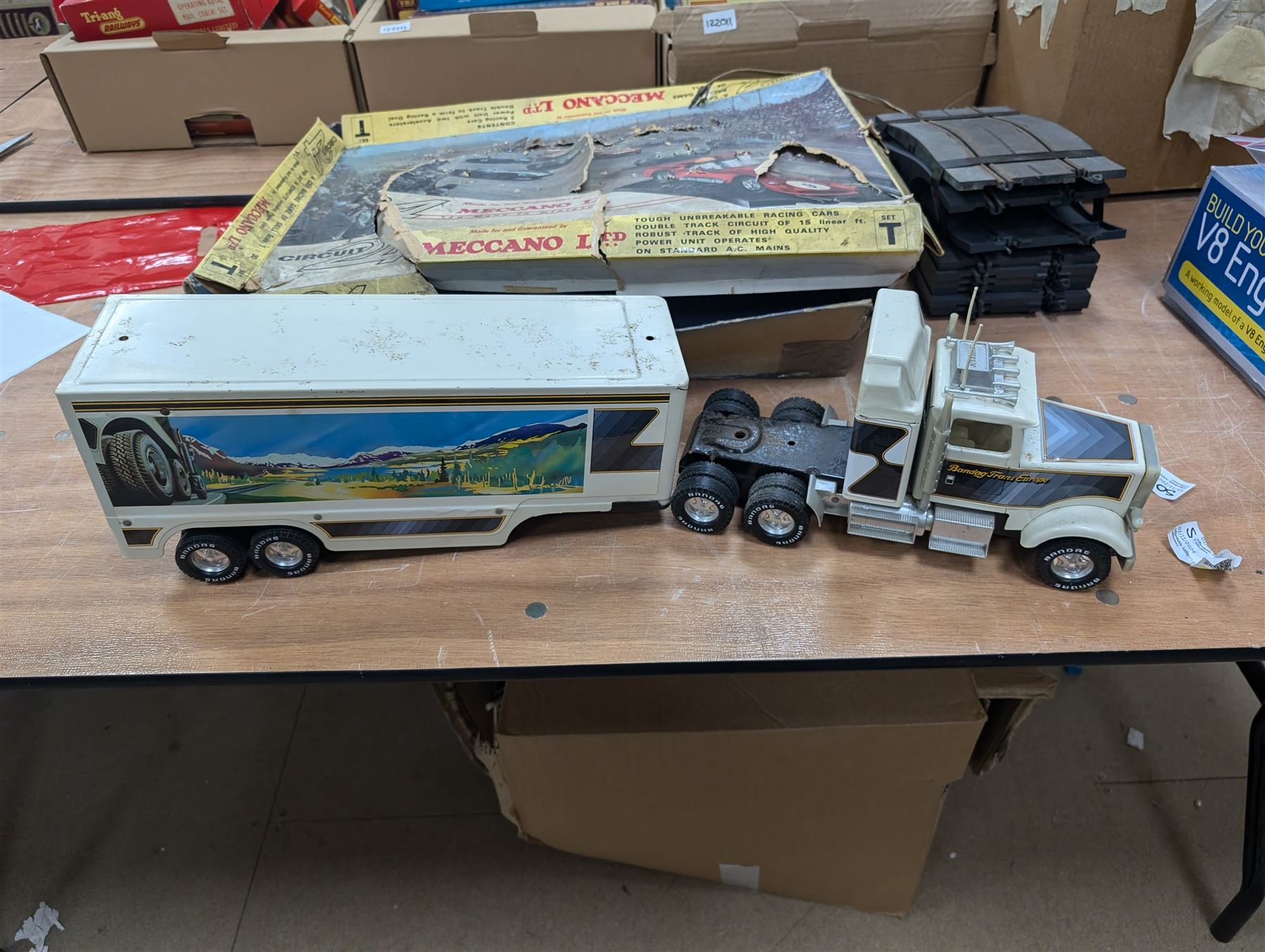 Meccano Circuit 24 Scalextric large collection of track Nylint tin plate lorry Haynes Build Your Own V8 Engine etc Affordable Antiques Collectors