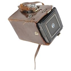 Yashica-Mat twin lens TLR camera body, serial no. 3040257, with twin Copal MXV Yashinon lenses 1:3.2 f=80mm and 1:3.5 f=80mm, with lens cap, in leather case, together with a Wray Supar f=4.5 lens