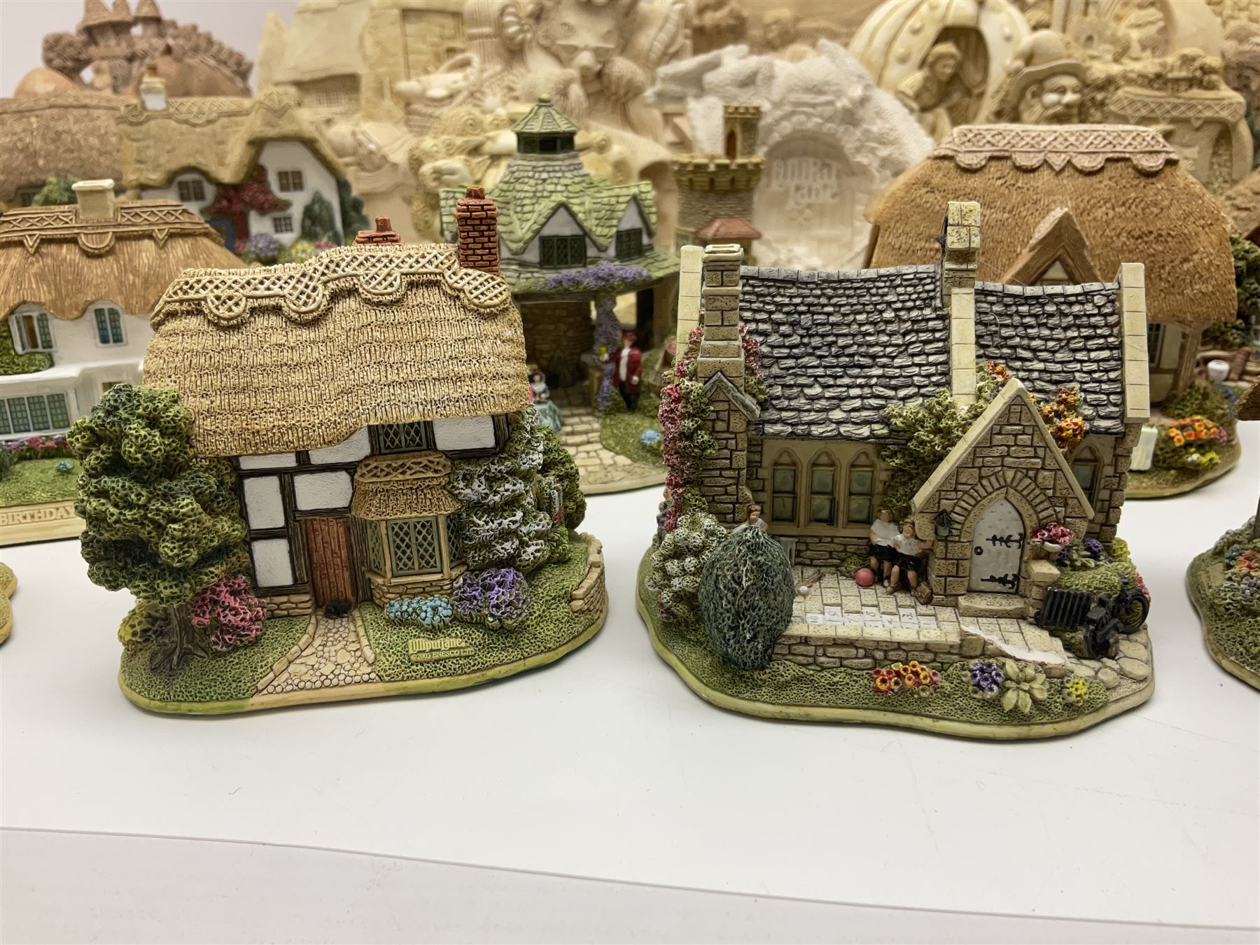 Thirty three Lilliput Lane models from the British collection and