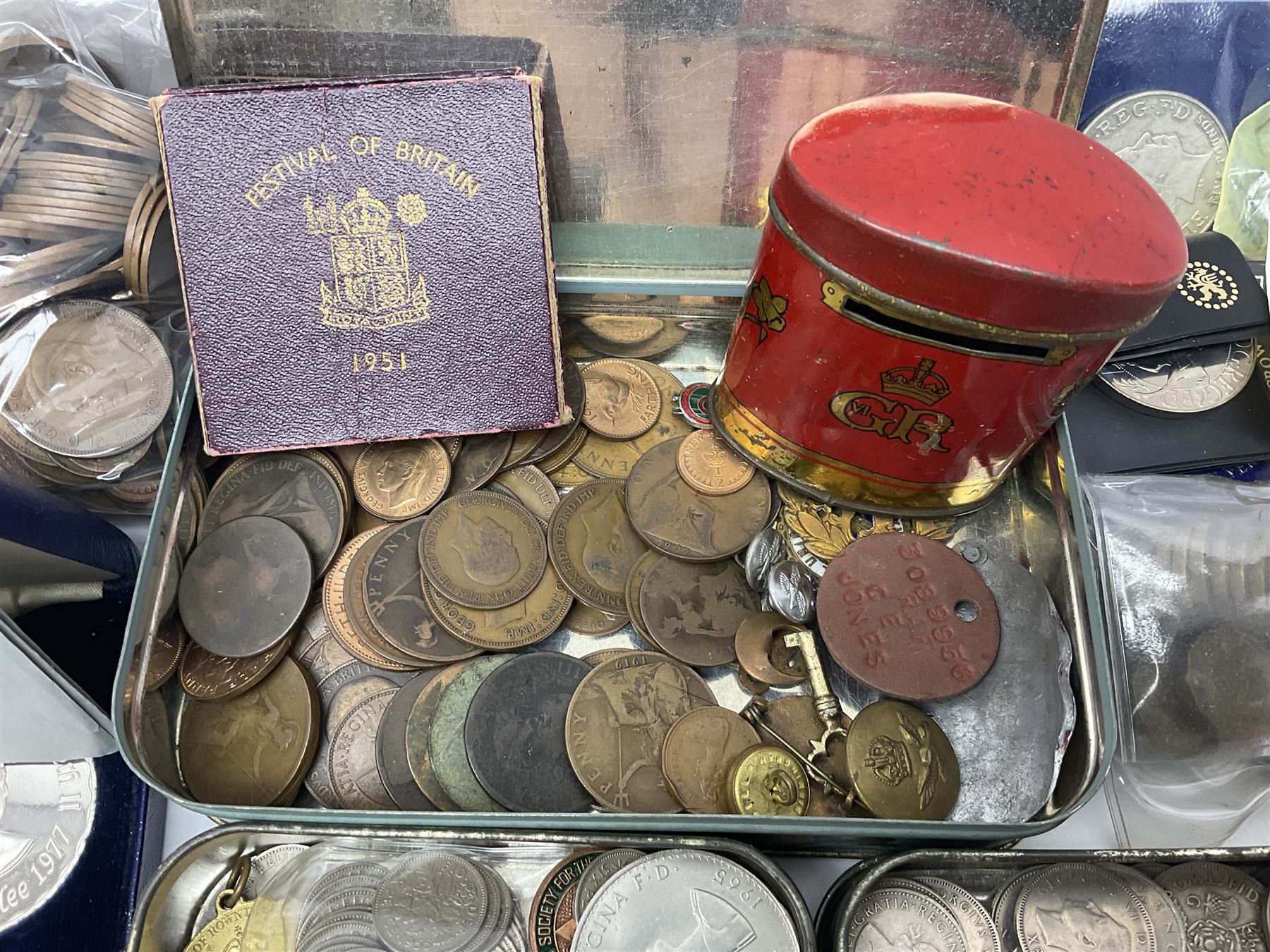 Great British and World coins, including George I 1723 farthing, Queen Victoria 1875 halfcrown, King George V one shilling, pre decimal coinage, commemorative crowns, United States of America 1921 Morgan dollar with soldered loop attached etc