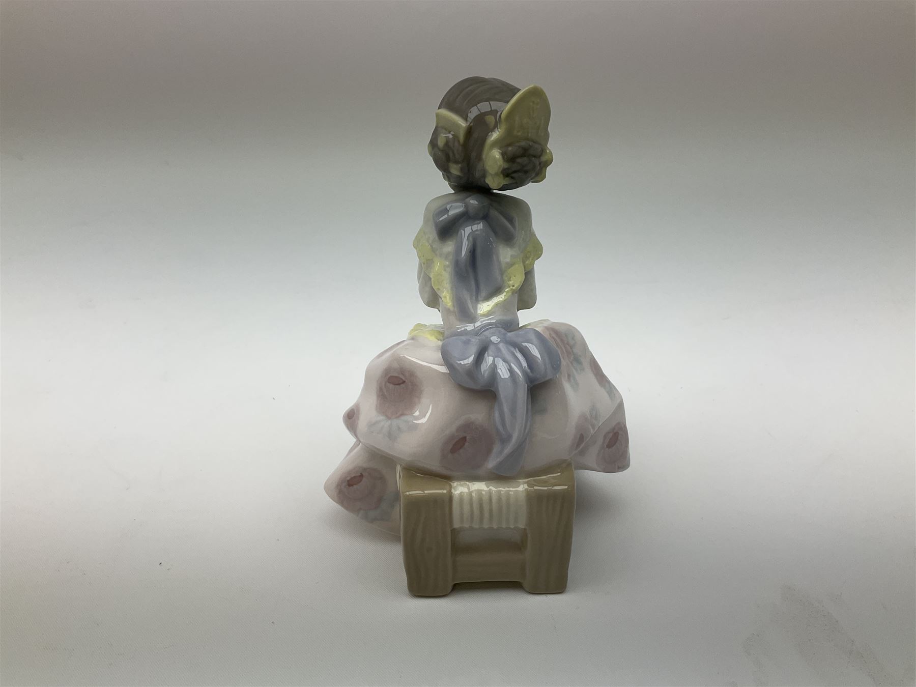 Lladro figures, Lolita model 5372, Carmencita model 5373, Valencianita model 5374 and Teresita model 5375