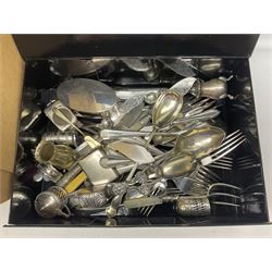 Assorted silverplate and other metalware including vesta, cutlery, cruet set etc. 