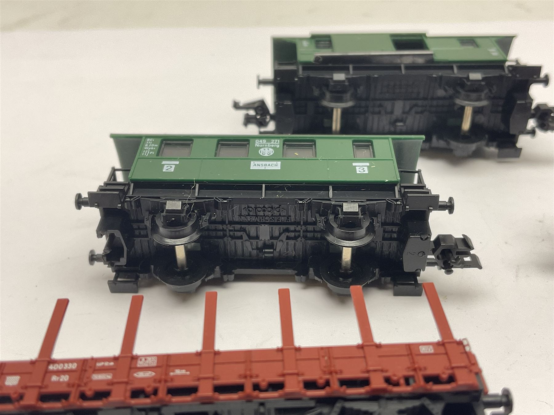 Fleischmann 'N' gauge 'Piccolo' - sixteen carriages | Model