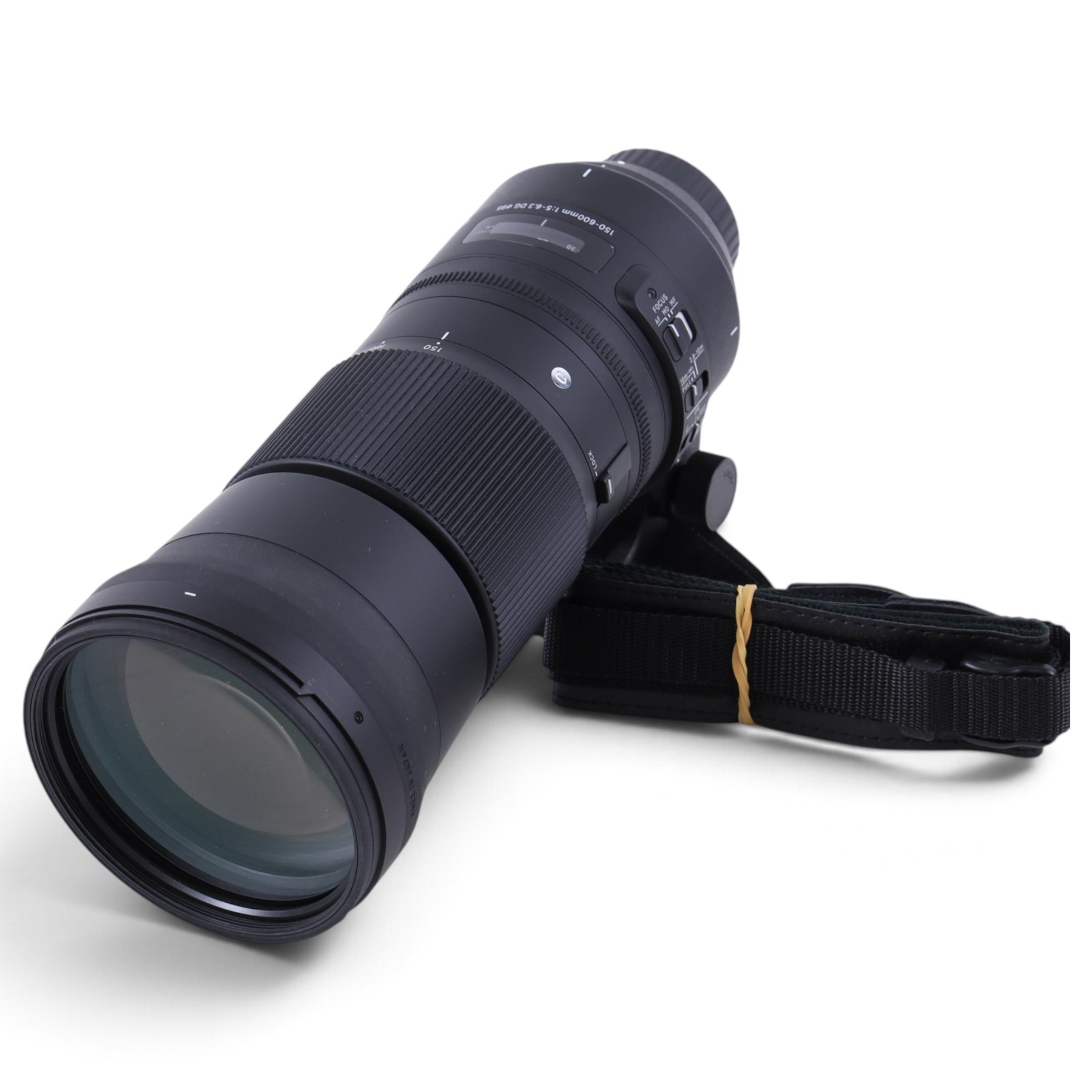 Sigma 150-600mm F5-6.3 DG camera lens, serial no. 53565860, boxed with soft case 