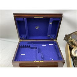 Quantity of silver plate, to include fish knives and forks with silver ferrules, halmarked, Coalport and Cutlass cased teaspoons, bowls, tankard, flatware etc, together with two wooden canteen cases, in two boxes 