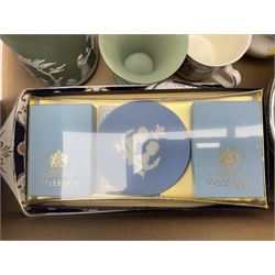 Assorted items, to include silver plated teapot, silver plated twin handled open sucrier and matching milk jug, silver plated berry spoon, small group of Wedgwood Jasperware, etc., in one box 