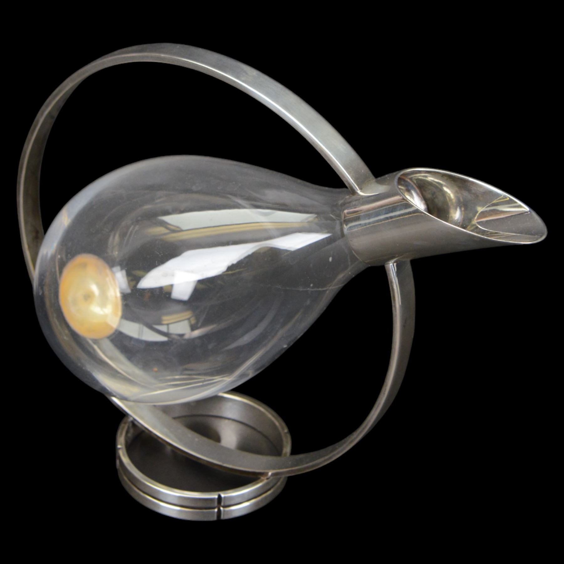 Christofle Fidelio wine decanter, the glass decanter held in a circular band silverplate frame standing on a round foot, with makers mark on the band, H25cm