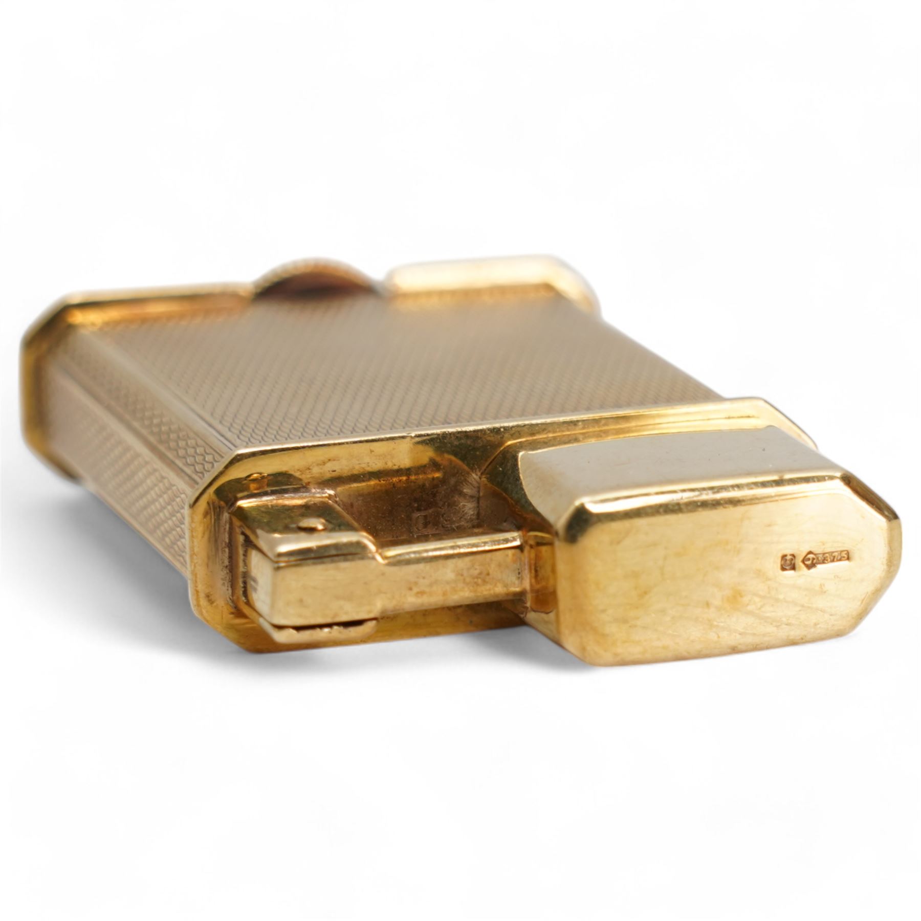 Art Deco 9ct gold Everest de Luxe lighter, with engine turned decoration, case by Stockwell & Co, London import mark 1930