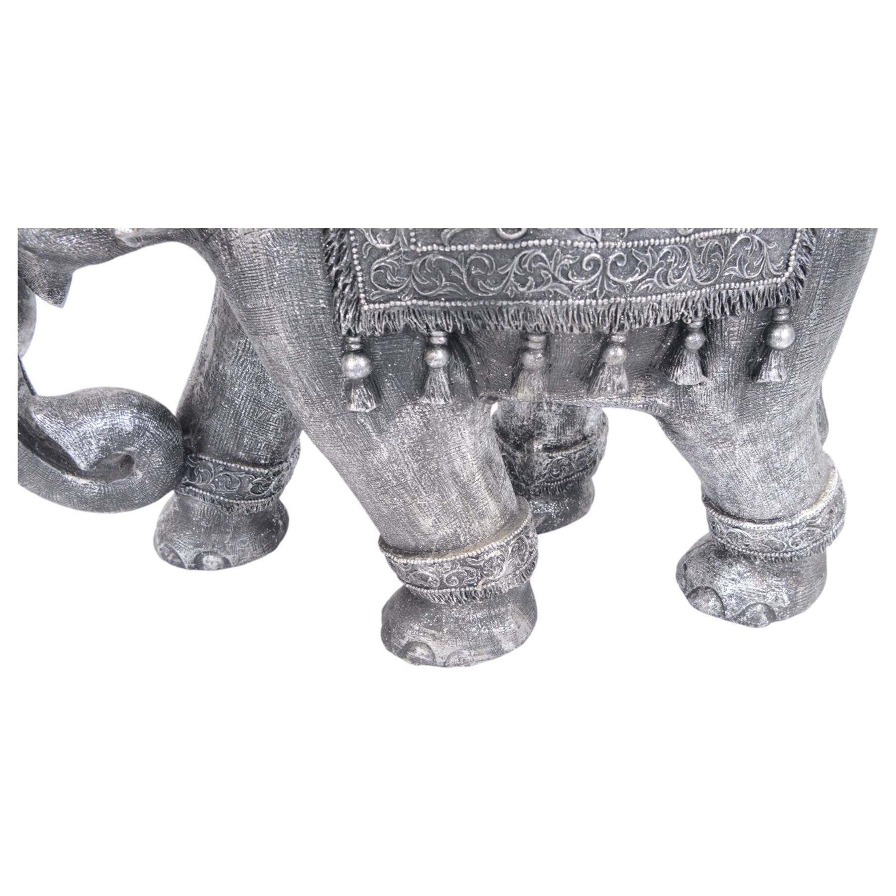 Composite figure of an indian elephant, with a silvered finish, H60cm, L80cm