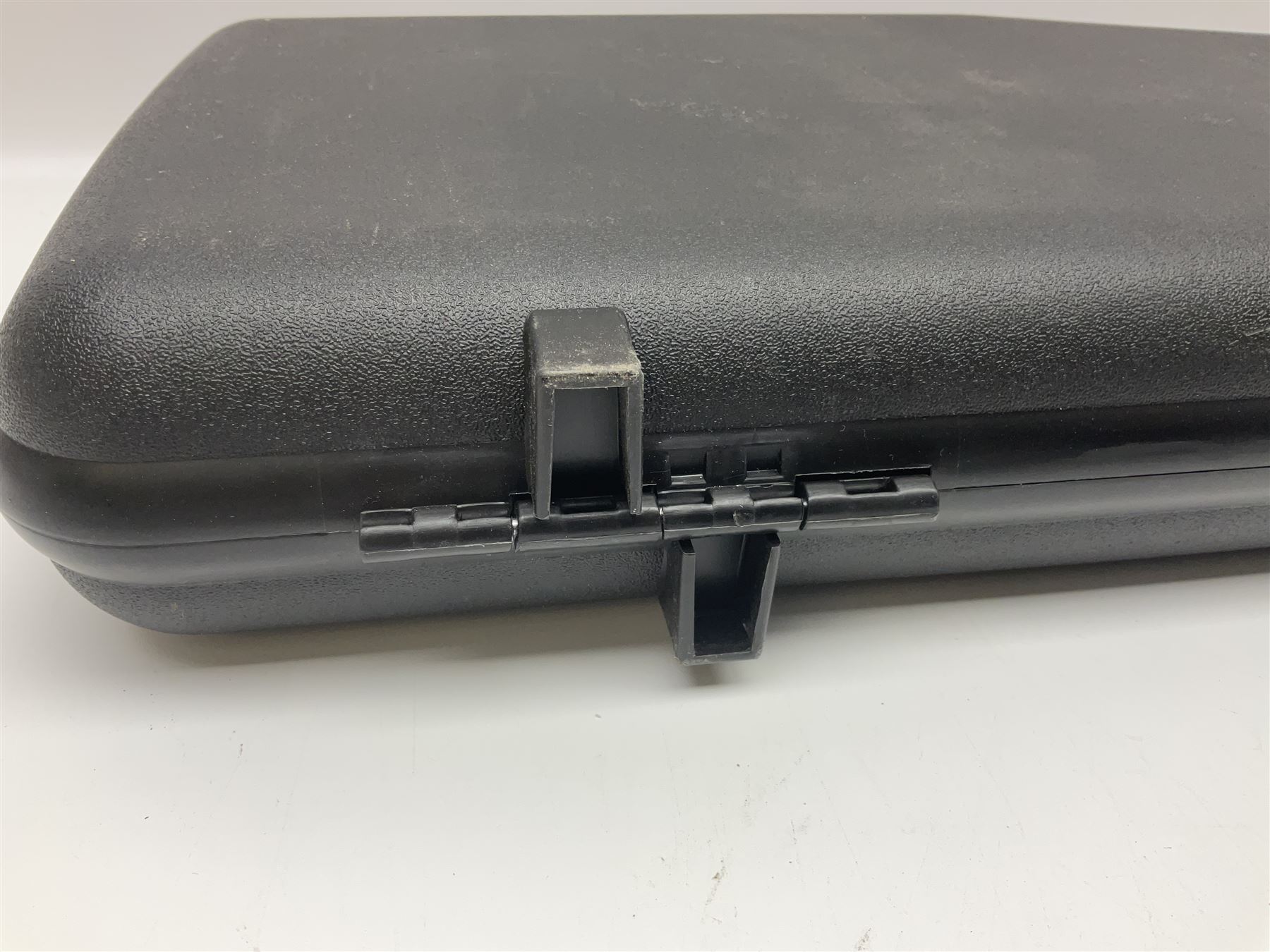 Browning black plastic shotgun case to accommodate 76.2cm (30