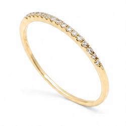 18ct gold diamond half eternity ring, set with sixteen round brilliant cut diamonds, stamped 750, total diamond weight approx 0.20 carat