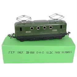 Three 0 gauge locomotives, comprising Triang Hymek 3-rail example, Model Express British Railways Class 20 diesel locomotive D8014 and a French JEP SNCF BB-8101 0-4-0 example