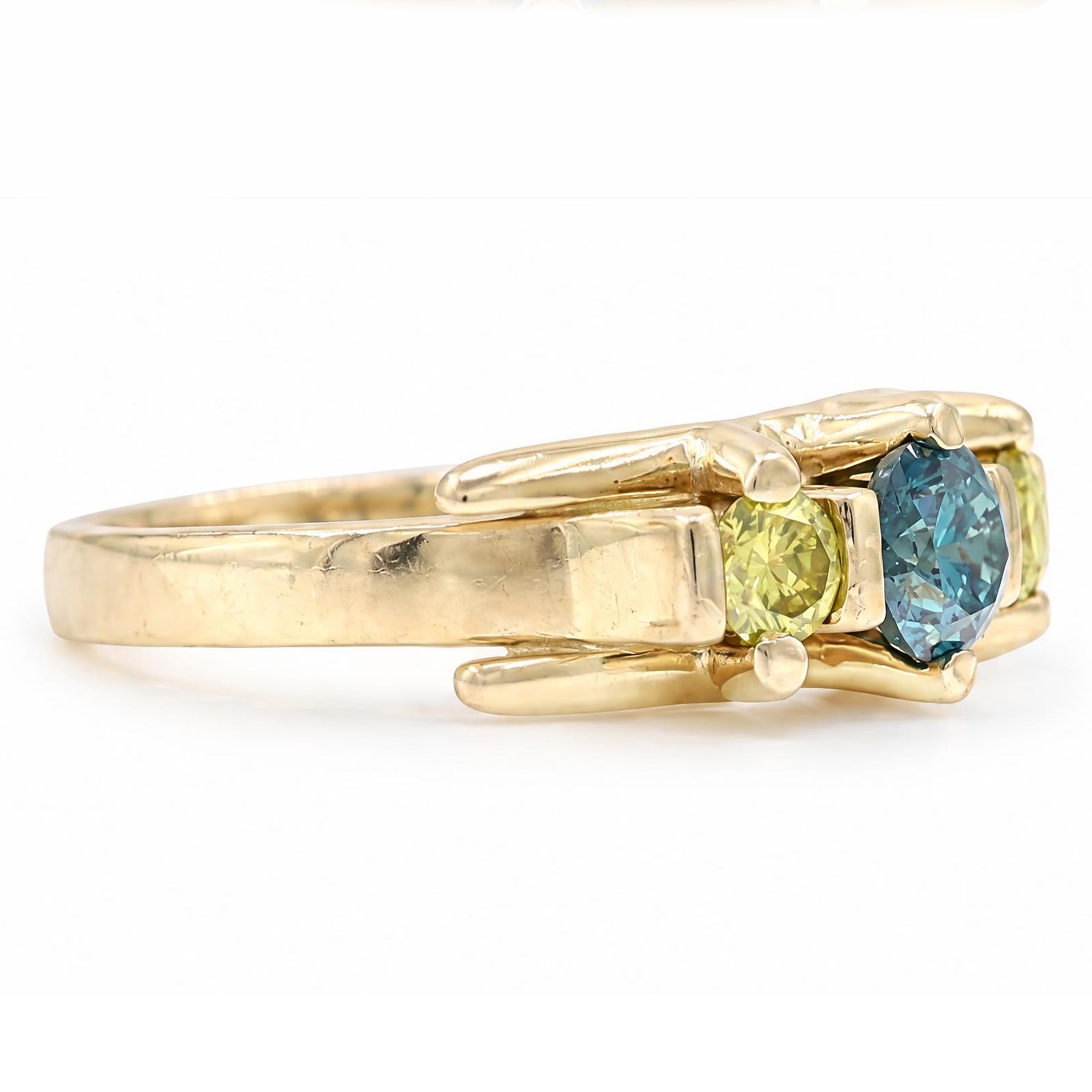 18ct white gold three stone fancy blue and yellow diamond ring, round brilliant cut blue diamond set between two round brilliant cut yellow diamonds, total diamond weight approx 0.95 carat 