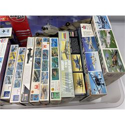 Twenty-eight model aircraft construction kits by Airfix (6) including Jet Engine; Hasagawa (5); LS (2); Italeri (2); Revell (2); ESCI (3); Heller (4); AMT ERTL, Matchbox, Lindberg and Hales; all boxed (28)