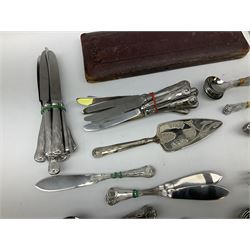Canteen Oneida stainless steel canteen, to include eight dinner fork, nine knives, eight teaspoons, eight soup spoons, etc and other flatware, (approx 110)
 