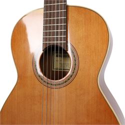 1970s Santiago S2 classical Spanish guitar, in carry case, guitar L101cm