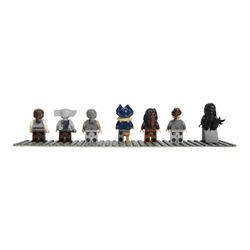Lego Pirates of the Caribbean Black Pearl minifigure set no. 4184, comprising Black Pearl figurehead, Bootstrap Bill, Captain Jack Sparrow, Davy Jones, Joshamee Gibbs, Maccus and Will Turner
