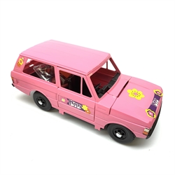 Pippa Range Rover Camper with picnic accessories, boxed