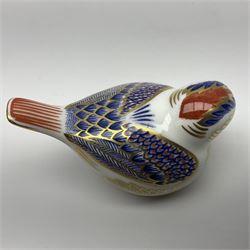 Royal Crown Derby paperweight, modelled as a goldcrest with silver stopper, H5.5cm