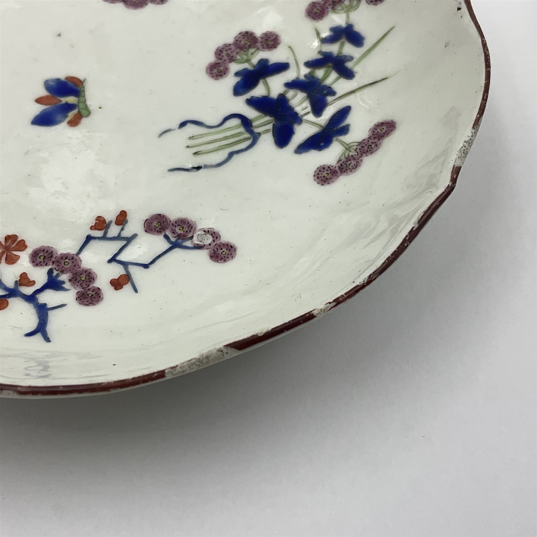 Early 19th Century English Coalport Platter in the Kakiemon Style Early 19th Century English Coalport Platter in the Kakiemon Style