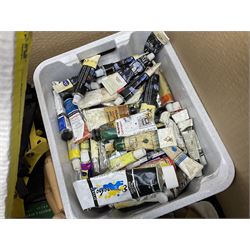 Large quantity of art supplies to include Daler-Rowney acrylic paints, HP 2000 framers corner hand press, Derwent watercolour pencils, oil pastels, paintbrushes, etc in three boxes