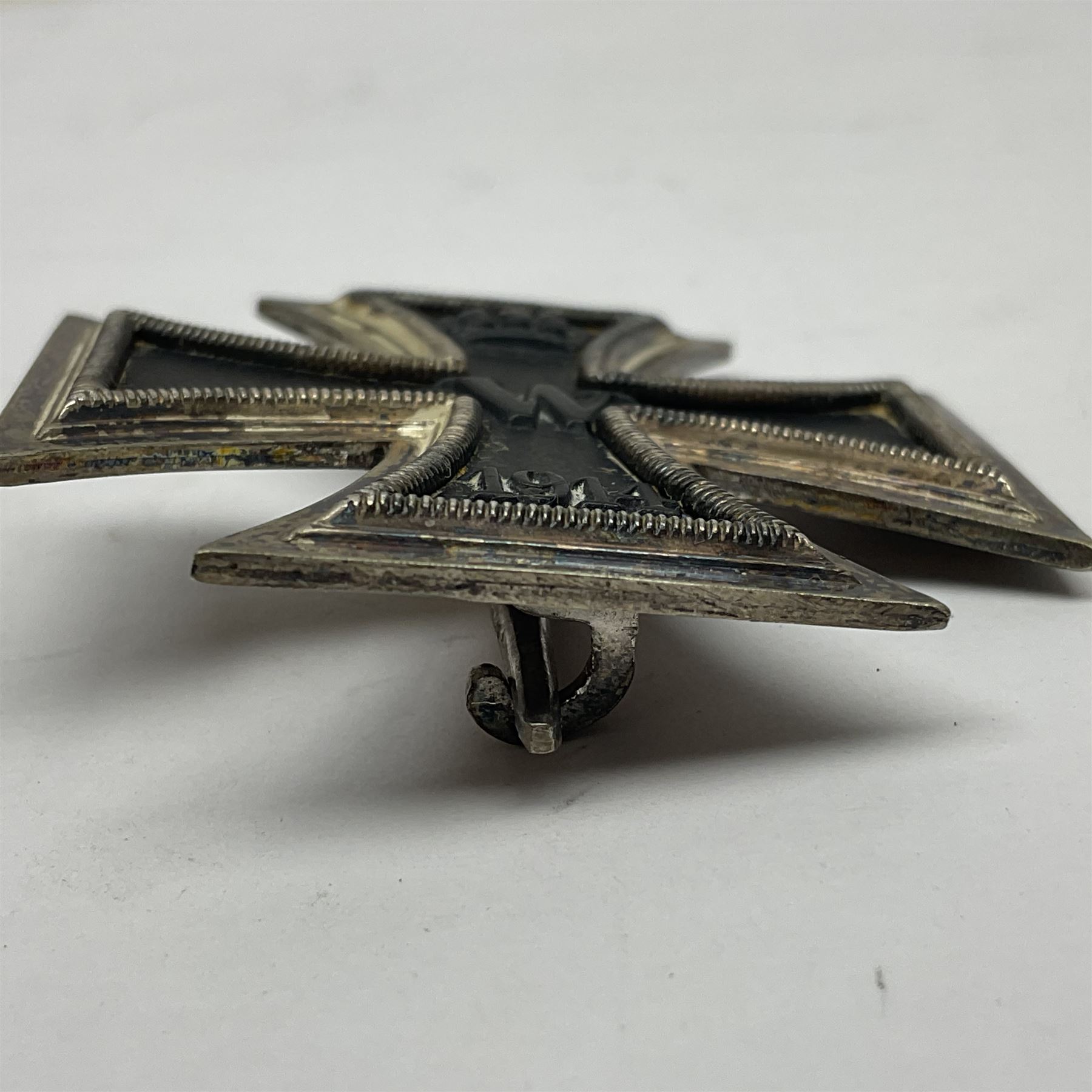WWI style unmarked Imperial German Iron Cross 1st Class with pin back