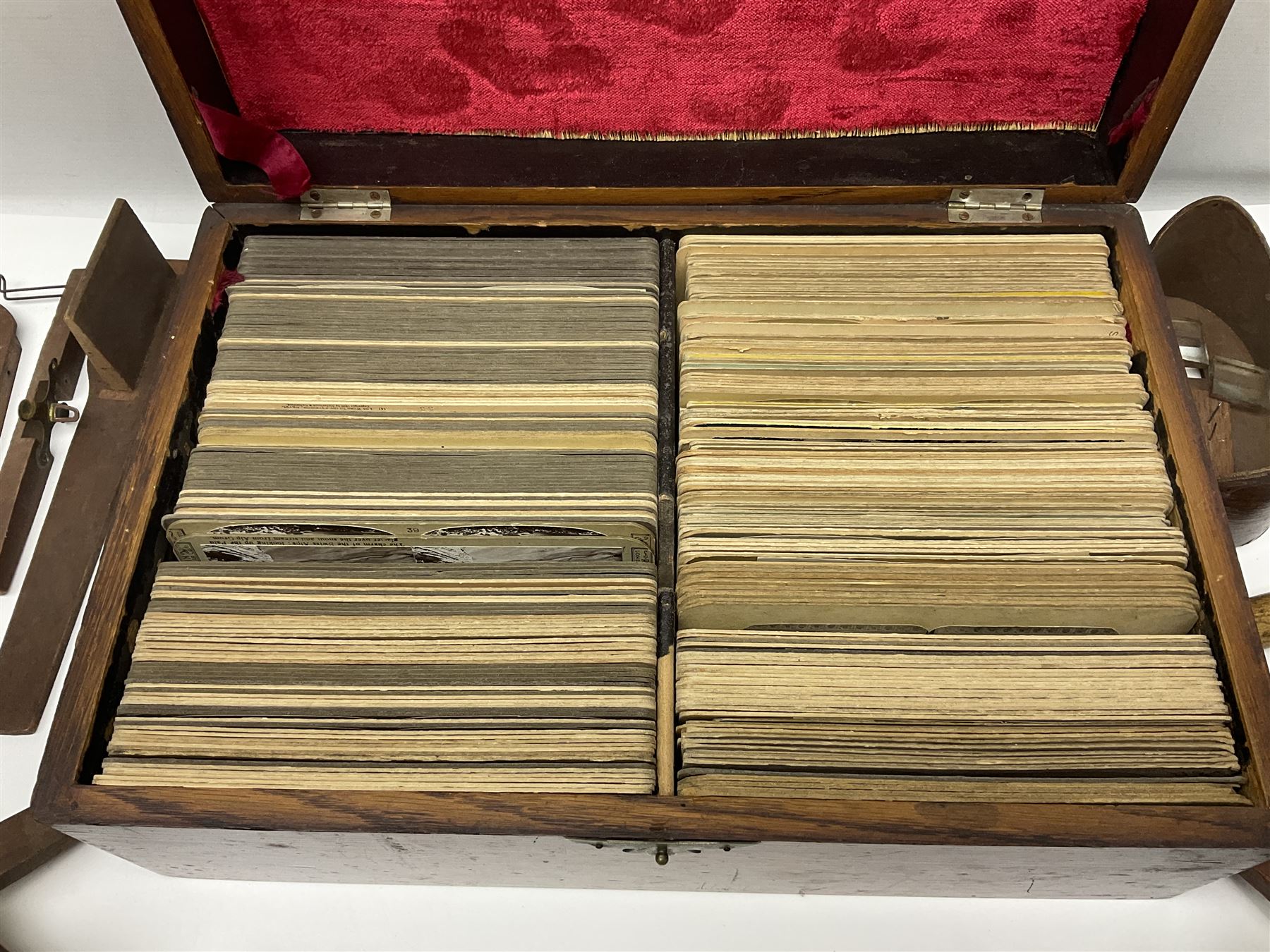 Underwood & Underwood sun sculpture stereoscope viewer, together with three other stereoscope viewer, and box of stereoscopic views by Realistic Travels 