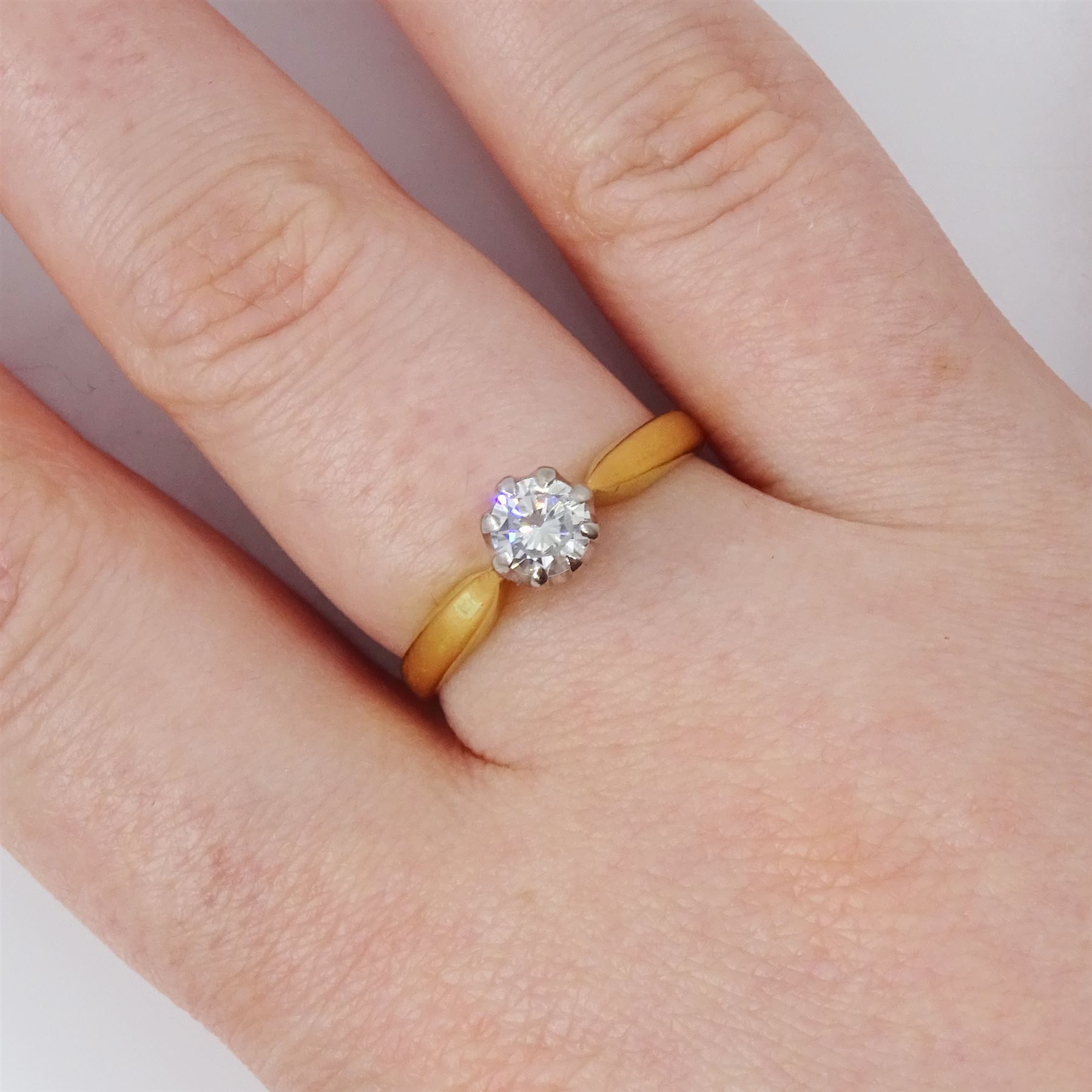 18ct gold diamond ring, eight claw set with a single round brilliant cut diamond of approx 0.40 carat, Sheffield 2002