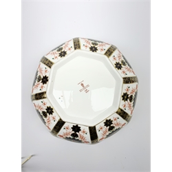 A Royal Crown Derby Imari bowl, of octagonal form, decorated in the 1128 pattern, with printed marks beneath, D23.5cm. 
