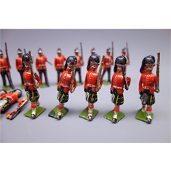  Britains Highland Light Infantry, set of eight standing to attention with shouldered rifles and Gordon Highlanders, set of seven standing to attention with shouldered rifles together with piper (16)  