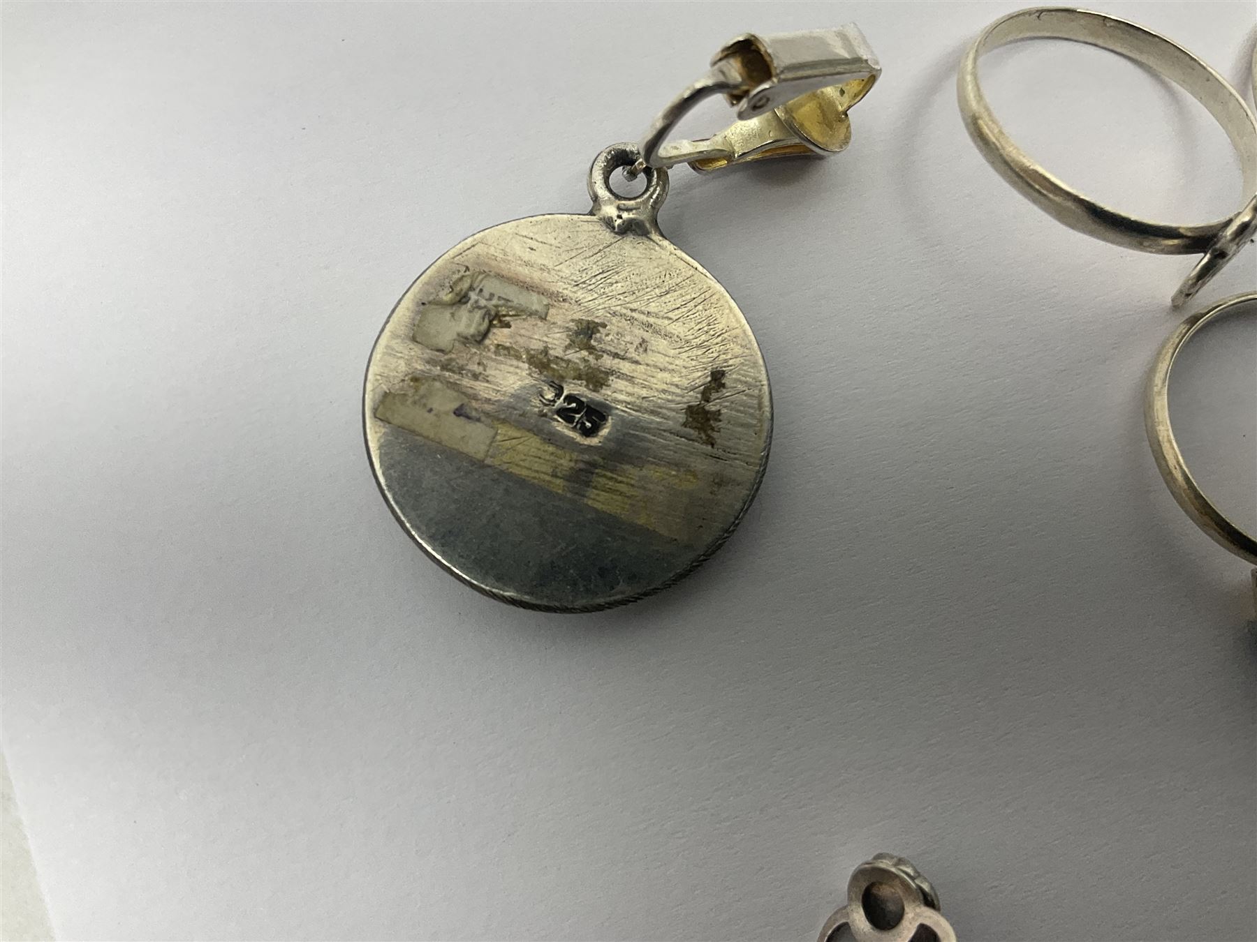 Silver and silver stone set jewellery including earrings and necklaces, collection of costume jewellery and other collectables