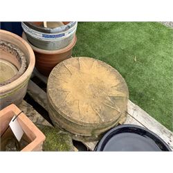 Composite stone circular bird bath on baluster pedestal (H73cm), five circular composite stone stepping/pathway stones with sun decoration, bench ends, pots etc.
 - THIS LOT IS TO BE COLLECTED BY APPOINTMENT FROM DUGGLEBY STORAGE, GREAT HILL, EASTFIELD, SCARBOROUGH, YO11 3TX