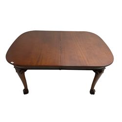Early 20th century mahogany telescopic extending dining table with two additional leaves, and six mahogany Chippendale style chairs with leather drop in seats 