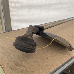 McCulloch Titan TD3000 strimmer - THIS LOT IS TO BE COLLECTED BY APPOINTMENT FROM DUGGLEBY STORAGE, GREAT HILL, EASTFIELD, SCARBOROUGH, YO11 3TX