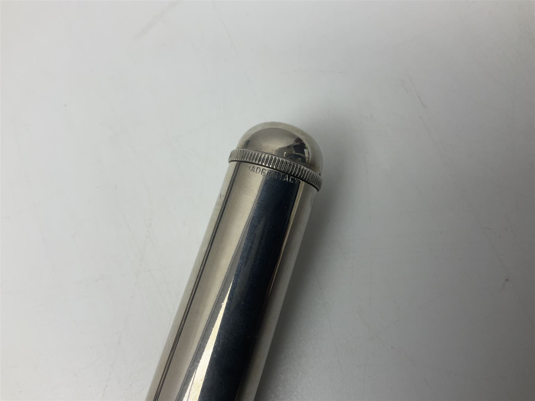 Lafleur three-piece flute, serial no.3357; in fitted carrying case