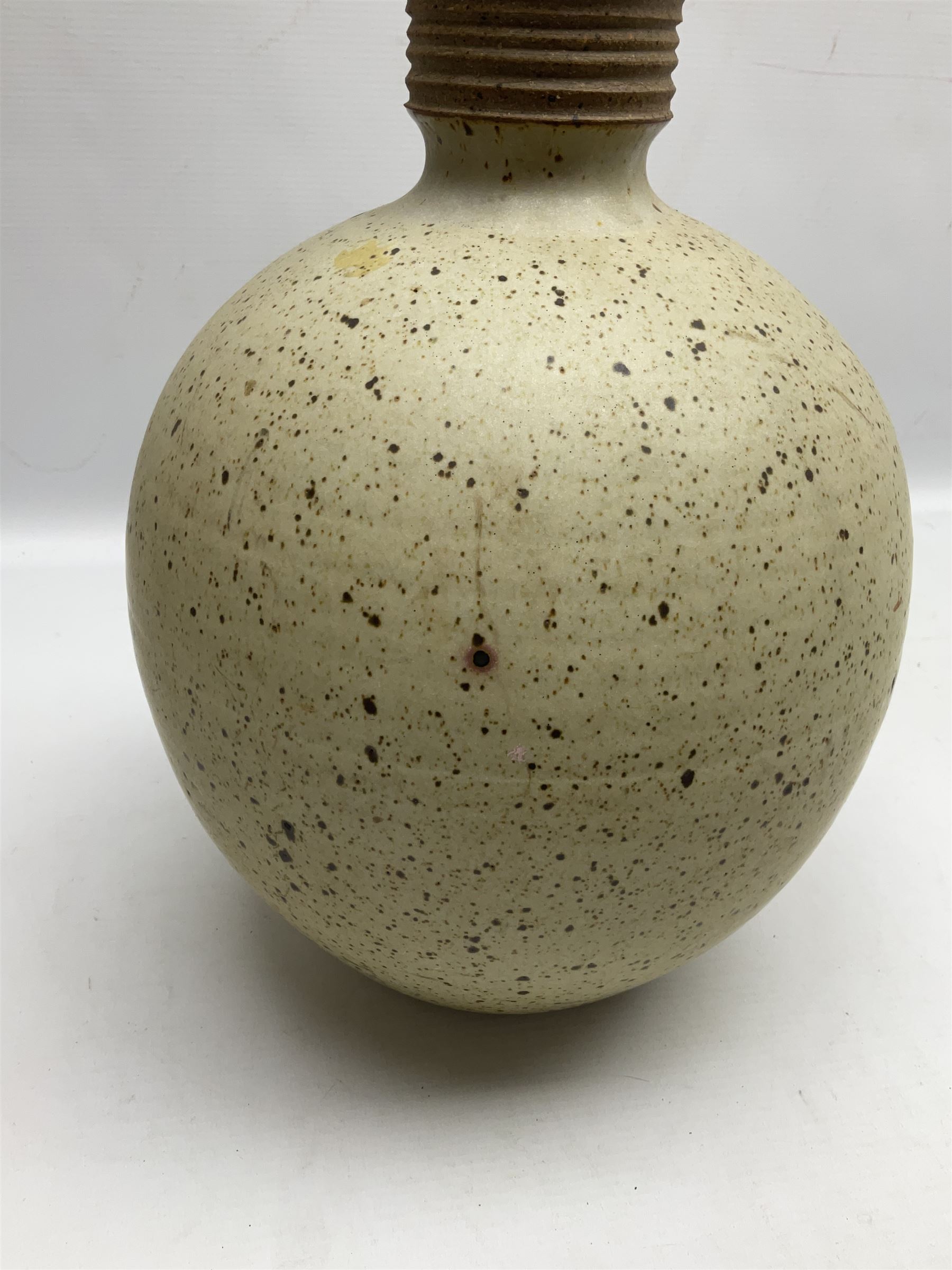 David Lloyd Jones (1928-1994): Stoneware vase of globular form with speckled glaze and impressed LJ seal mark, H29cm