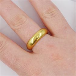 17th / 18th century 20ct gold posy ring, inscribed within 'Joynd in One by Christ alone', crown hallmark, with paperwork