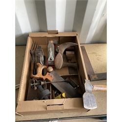 Acorn, Stanley No 04 1/2 planes, Napier drill bit set, small vice, knifes and other tools - THIS LOT IS TO BE COLLECTED BY APPOINTMENT FROM DUGGLEBY STORAGE, GREAT HILL, EASTFIELD, SCARBOROUGH, YO11 3TX